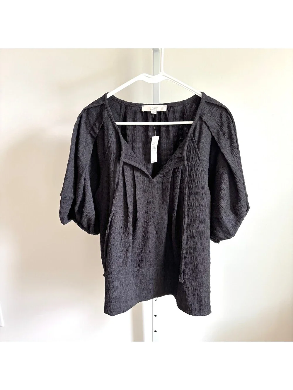 Loft NWT Women's Black Puff Sleeve Tie Neck Textured Blouse Size L
